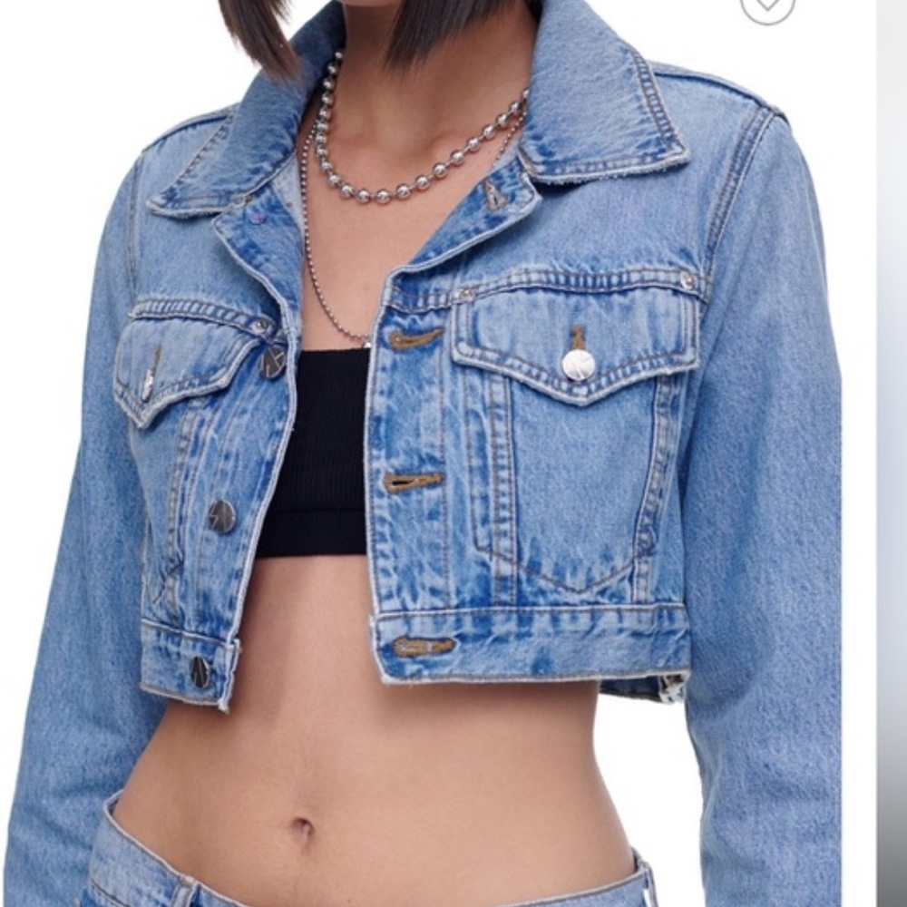 Viavia The Trucker Cropped Jean Jacket